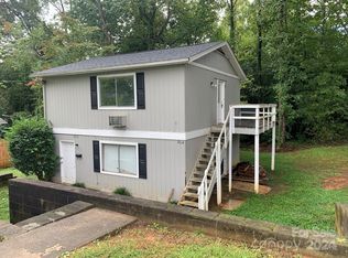 302 22nd Ave NE, Hickory, NC 28601