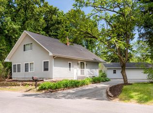 390 Onondaga Rd, Benton Harbor, MI 49022