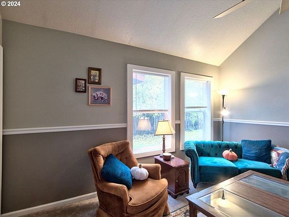 4th image of 309 W Sherman St #A