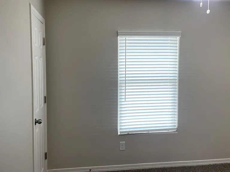 194 E Watson Pl — Photo 14