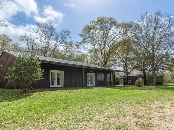 32 Pinetucky Rd, Carriere, MS 39426