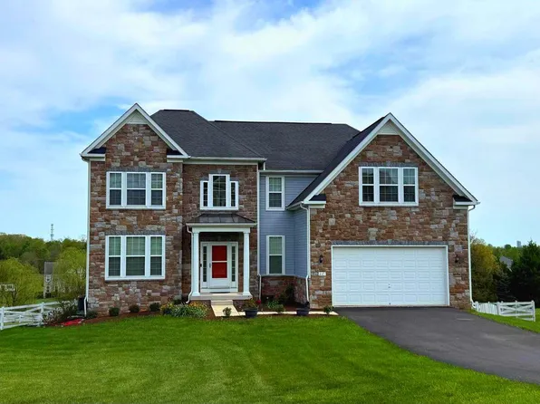 445 Holland Dr, Martinsburg, WV 25403