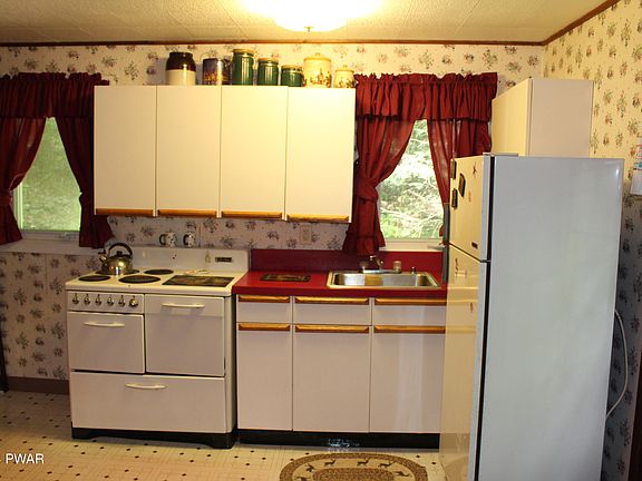 5th image of 102 N Eastwood Dr