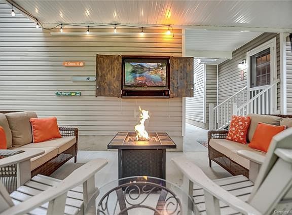 3rd image of 1731 Dewberry Pl