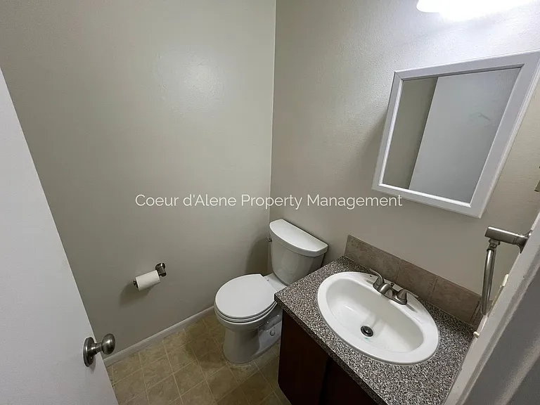 3907 W Spiers Ave — Photo 5