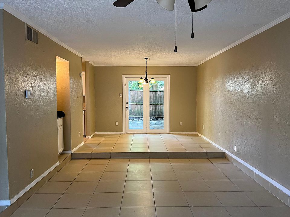 1st image of 6646 E Lovers Ln APT 1003