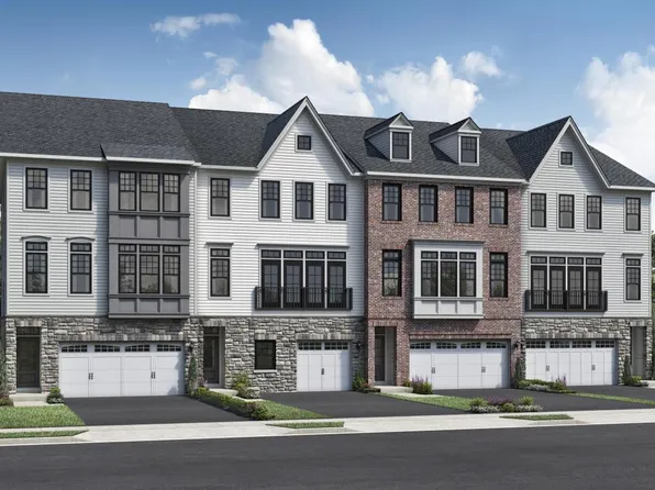 69 Cinnamon Dr, Upper Saddle River, NJ 07458