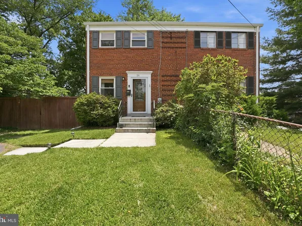 26 Underwood Pl, Alexandria, VA 22304