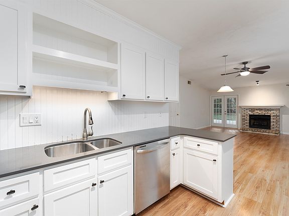 5th image of 3117 Brockton Way
