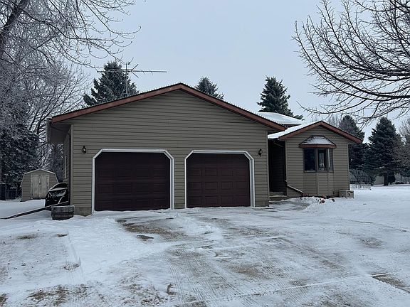 2nd image of 604 Kaye St