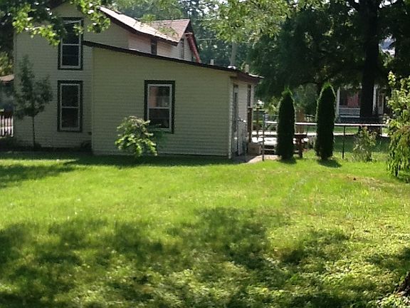 Partially fence portion of yard