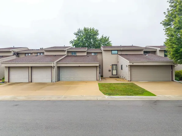 912 Prairie Meadow Ct, Waterloo, IA 50701