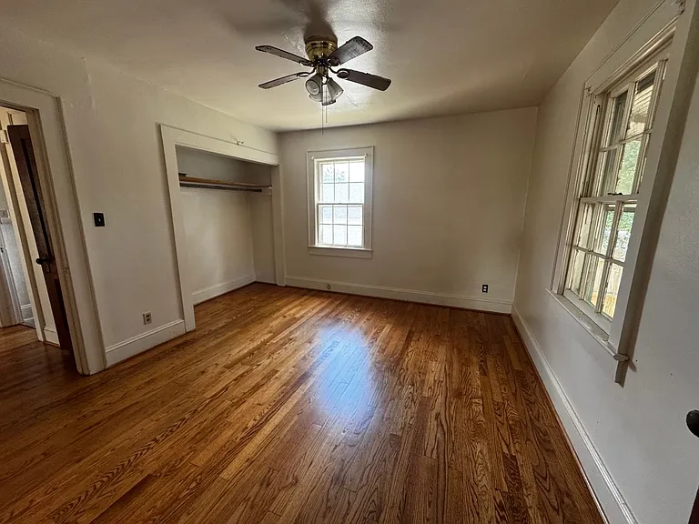 810 Kings Rd — Photo 8