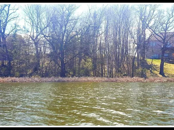 11200 Lake Pointe Dr, Chisago City, MN 55013