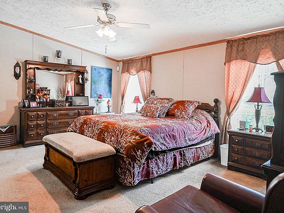 5th image of 32046 Curley Dr