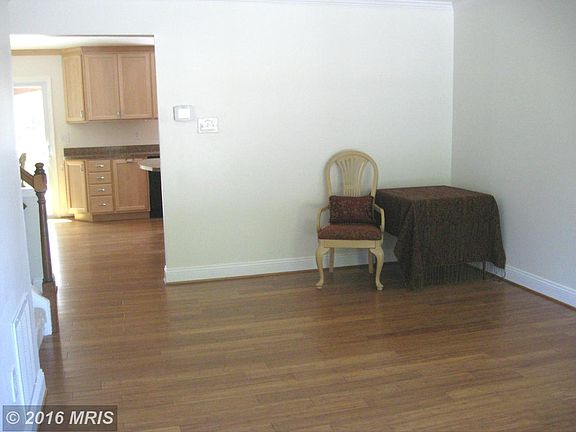 4th image of 1818 Oxford Sq