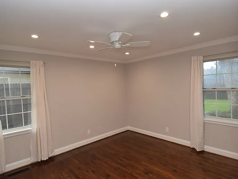 743 Newberry Dr — Photo 12