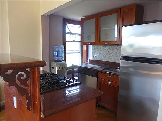 Rented by R New York | media 16