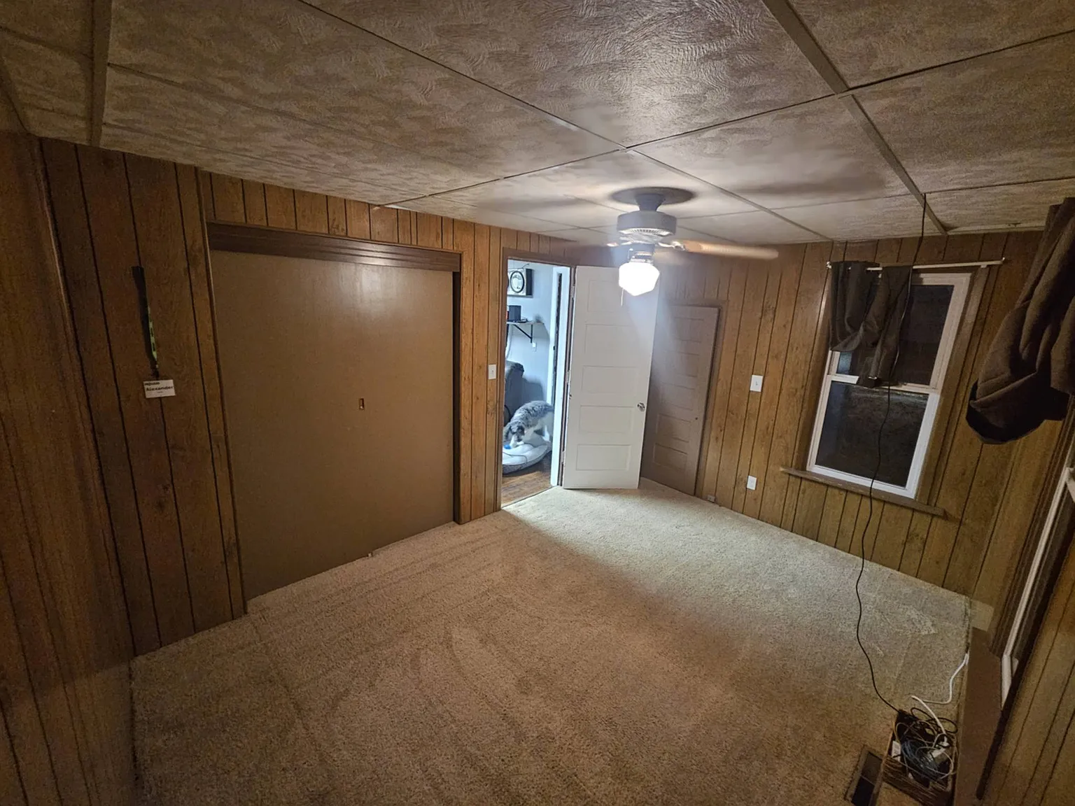 916 Clark Ave — Photo 2