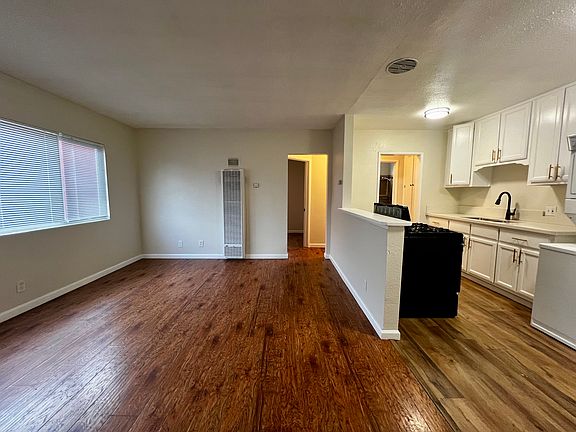 4th image of 861 N Washington Pl APT 7