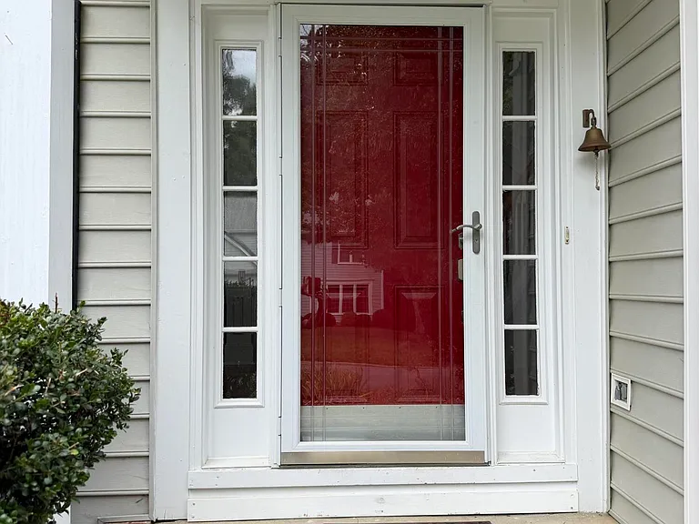112 Woodshire Ln — Photo 2