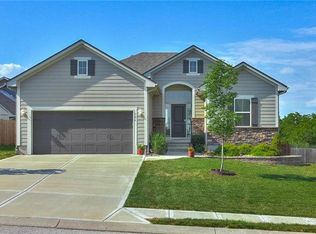 106 E Timberlake Dr, Lone Jack, MO 64070