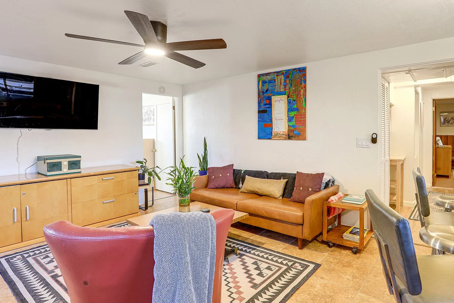 2 bed, 1.0 bath, 1496 sqft, $2,559 — Photo 2
