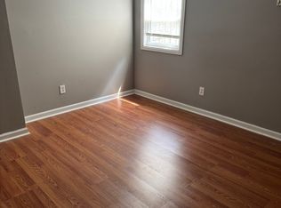 1305 N 15th St APT B, Philadelphia, PA 19121