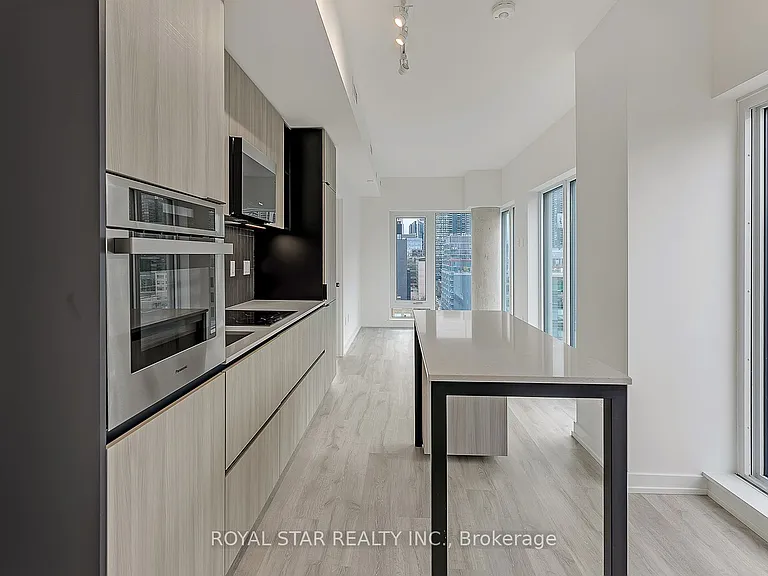 2 Augusta Ave #Penthouse 04 — Photo 13
