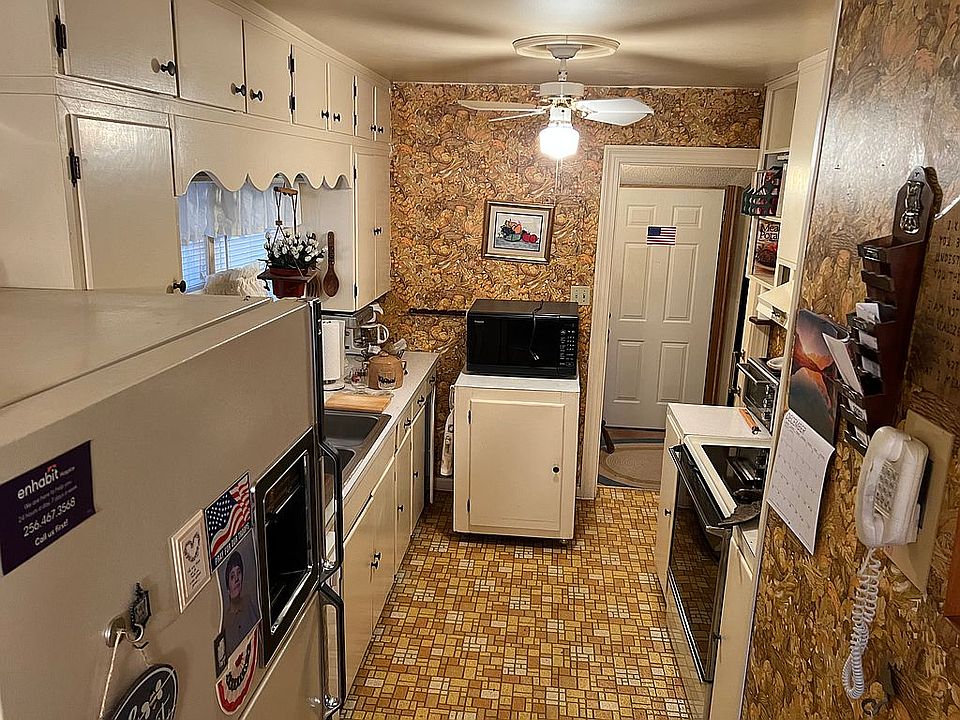2nd image of 241 Russell St