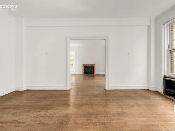 150 East 72nd Street image 8 of 22