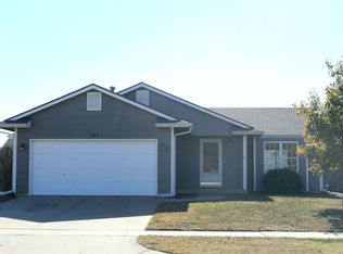 115 E Country Walk Ln, Mulvane, KS 67110
