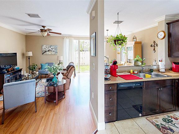 5th image of 2884 SE 2nd Dr Unit 7