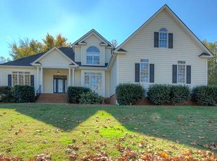 11902 Hogans Aly, Chester, VA 23836