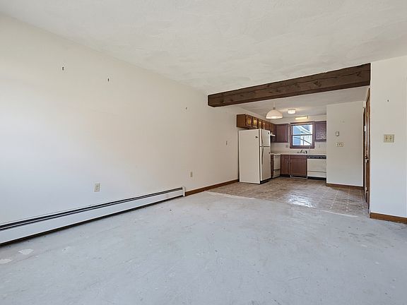 3rd image of 10 Cutler St Unit 10