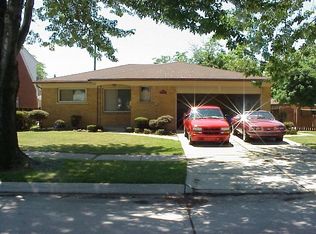20900 Michael Ct, Saint Clair Shores, MI