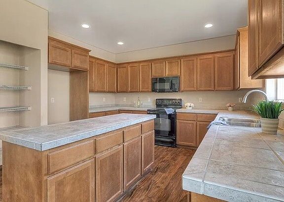 2nd image of 8607 186th St E