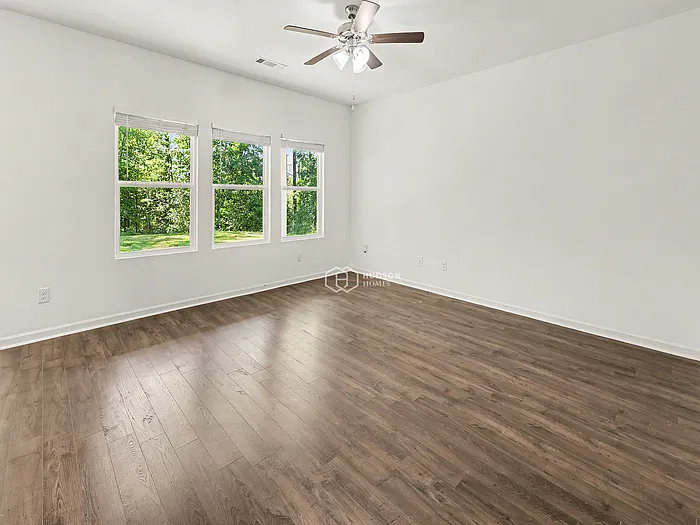 3 bed, 2.5 bath, 1749 sqft, $1,949 — Photo 3