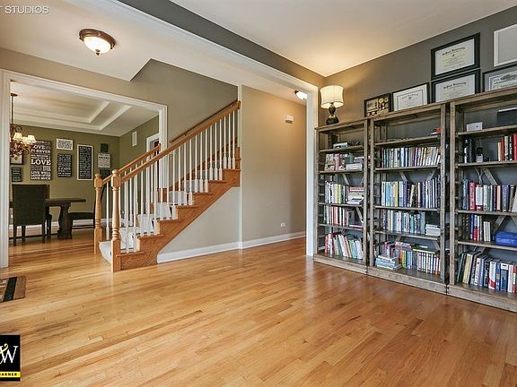 3rd image of 122 Holly Ave