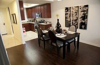 2nd image of 109 S Saint Andrews Pl APT 2