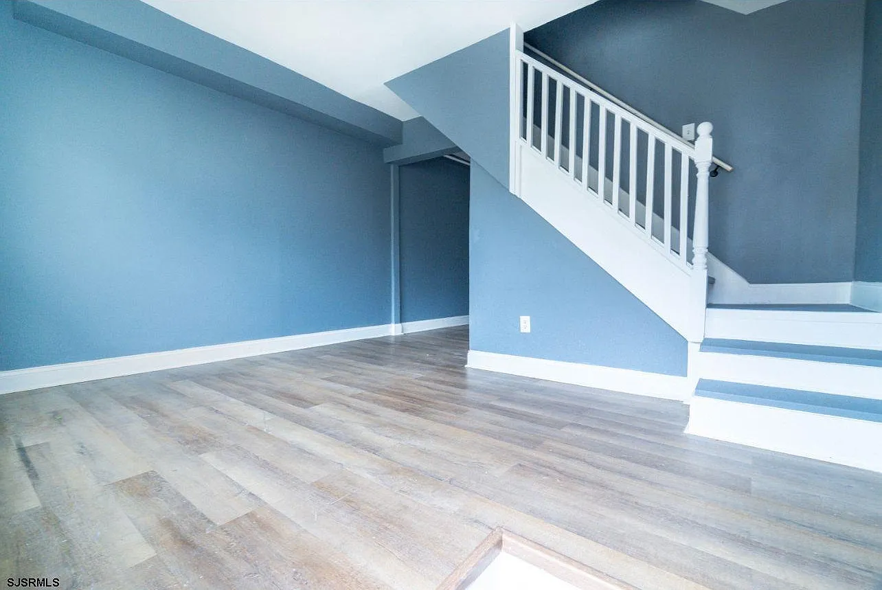 2 bed, 1.0 bath, $1,875 — Photo 2