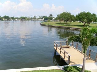 1505 Eden Isle Blvd NE APT 67, St Petersburg, FL 33704