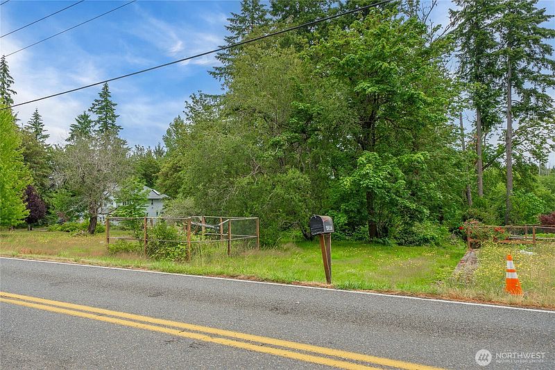 5th image of 4248 Libby Road NE