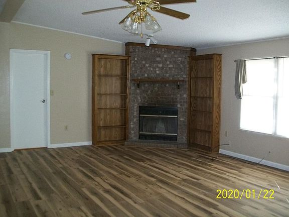 4th image of 310 Horseshoe Dr