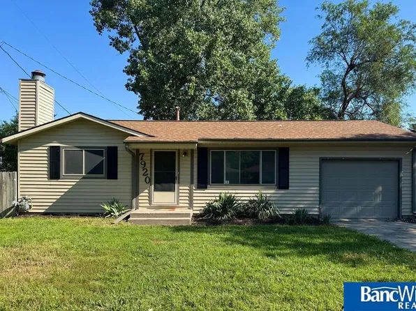 7920 Cherrywood Dr, Lincoln, NE 68510