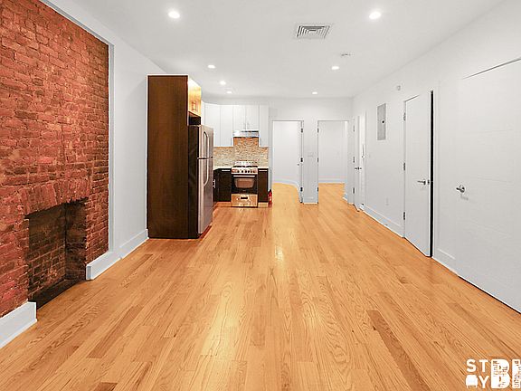 4th image of 23 Halsey St APT 1