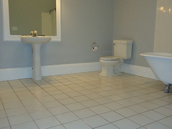5th image of 516 Delk St