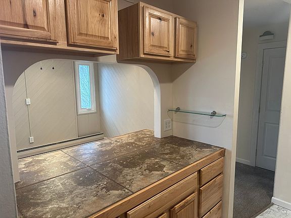 4th image of 201 Evergreen St APT 2-1C