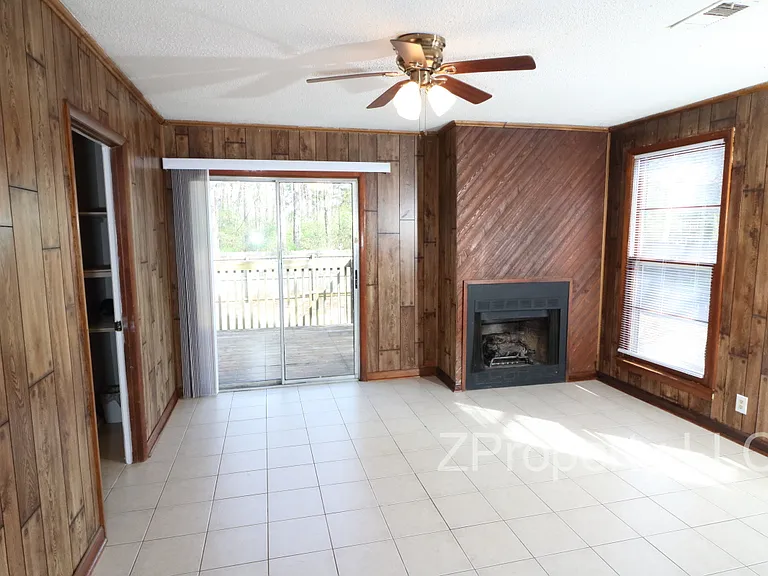 4000 Offutt Ct NW — Photo 11