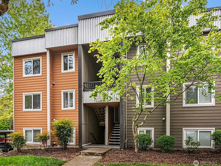 718 Kirkland Cir #301 — Photo 6